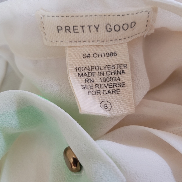 Pretty Good Button down sleeveless top - Picture 12 of 12